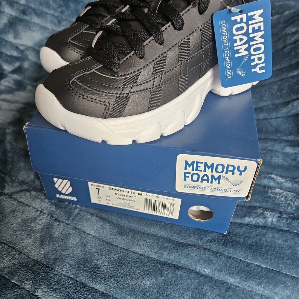 K-Swiss Women Black and White Sneakers